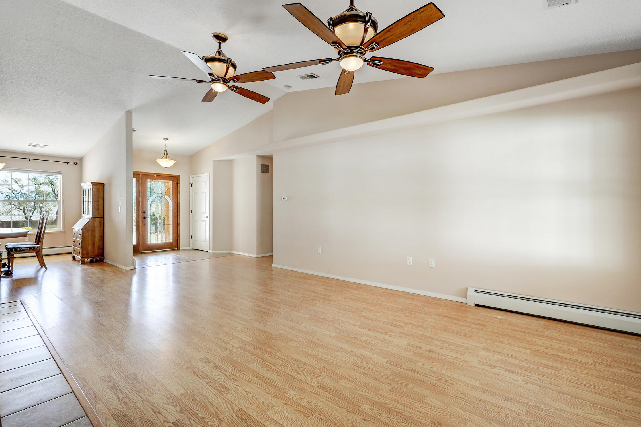 Los Lunas, New Mexico 87031, United States, 3 Bedrooms Bedrooms, ,2 BathroomsBathrooms,Residential,Active,229312