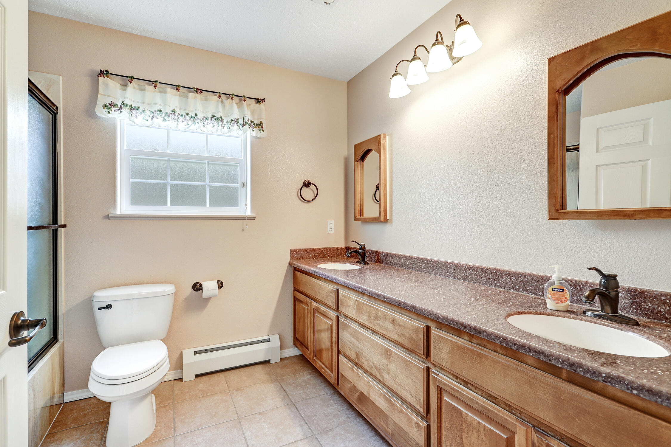 Los Lunas, New Mexico 87031, United States, 3 Bedrooms Bedrooms, ,2 BathroomsBathrooms,Residential,Active,229312