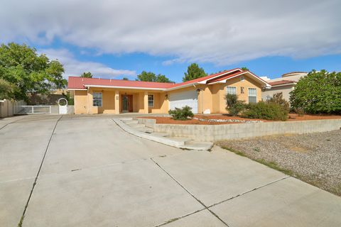 Photo of 1106 Valley View Drive SW, Los Lunas, NM 87031 (MLS # 1093118)