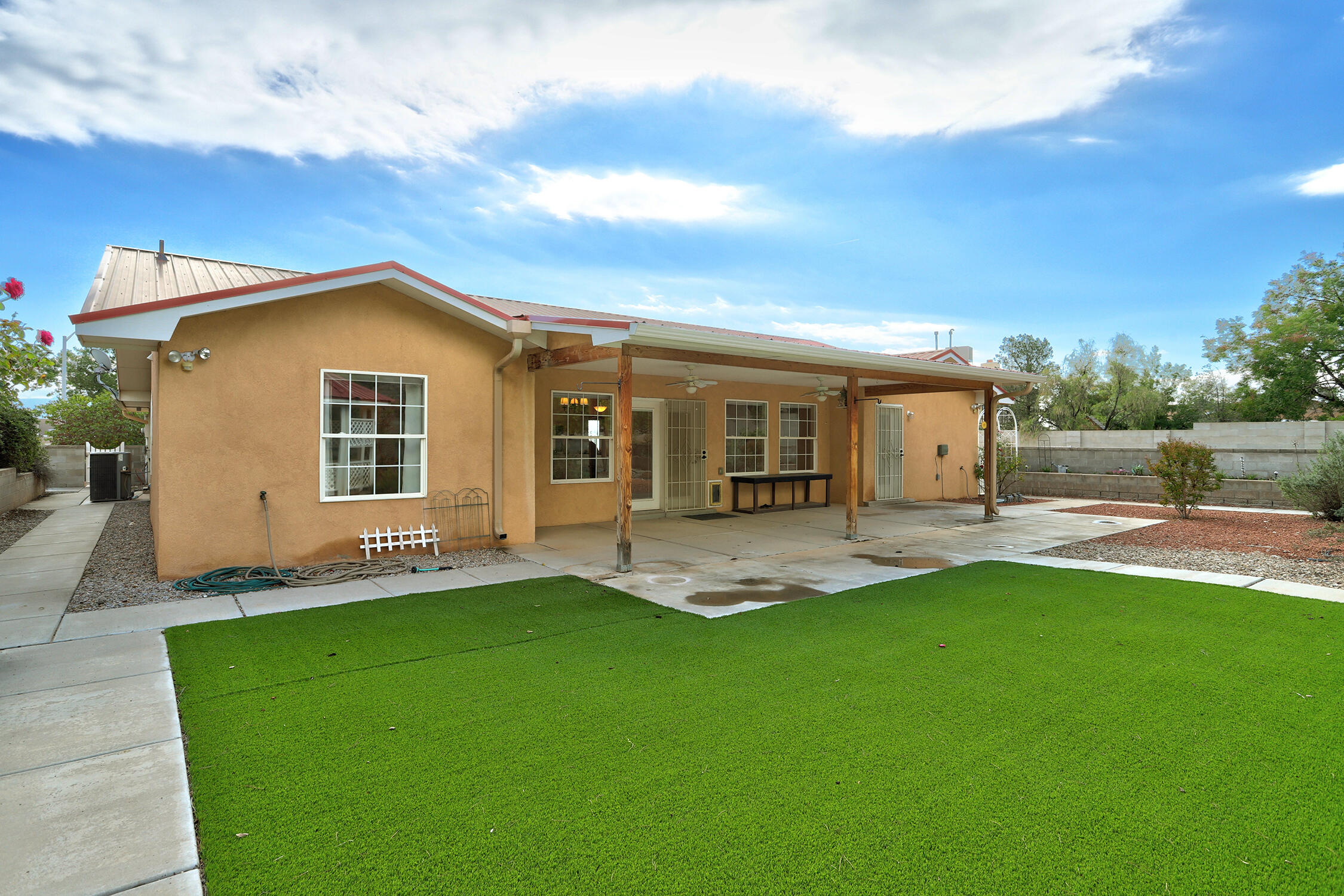 Los Lunas, New Mexico 87031, United States, 3 Bedrooms Bedrooms, ,2 BathroomsBathrooms,Residential,Active,229312
