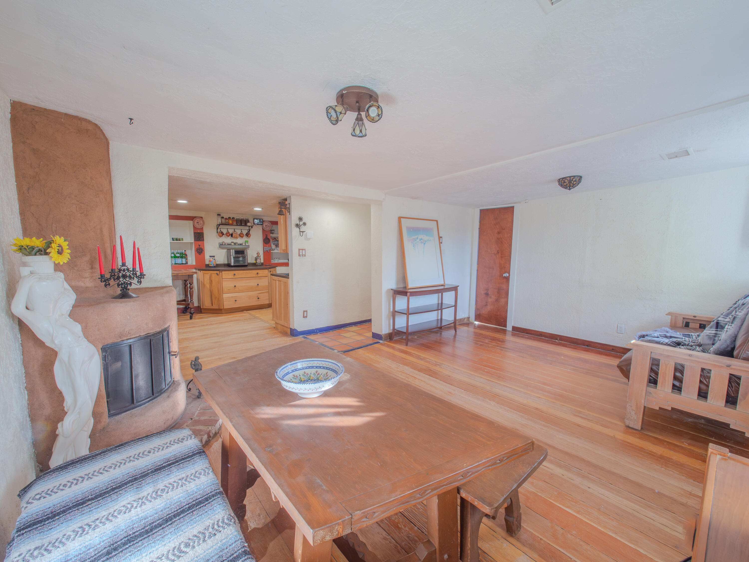 1002 WALTER Street NE