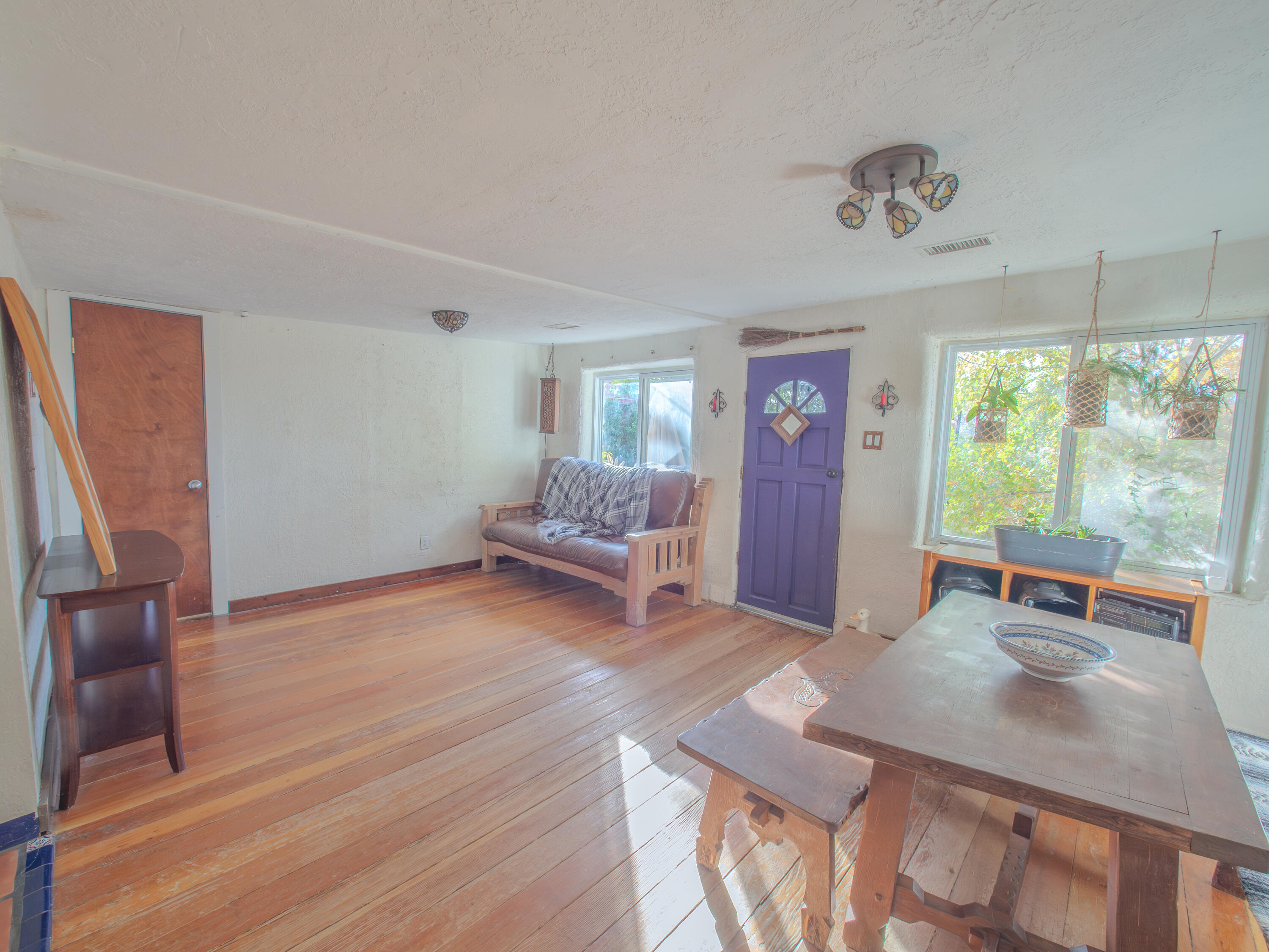 1002 WALTER Street NE