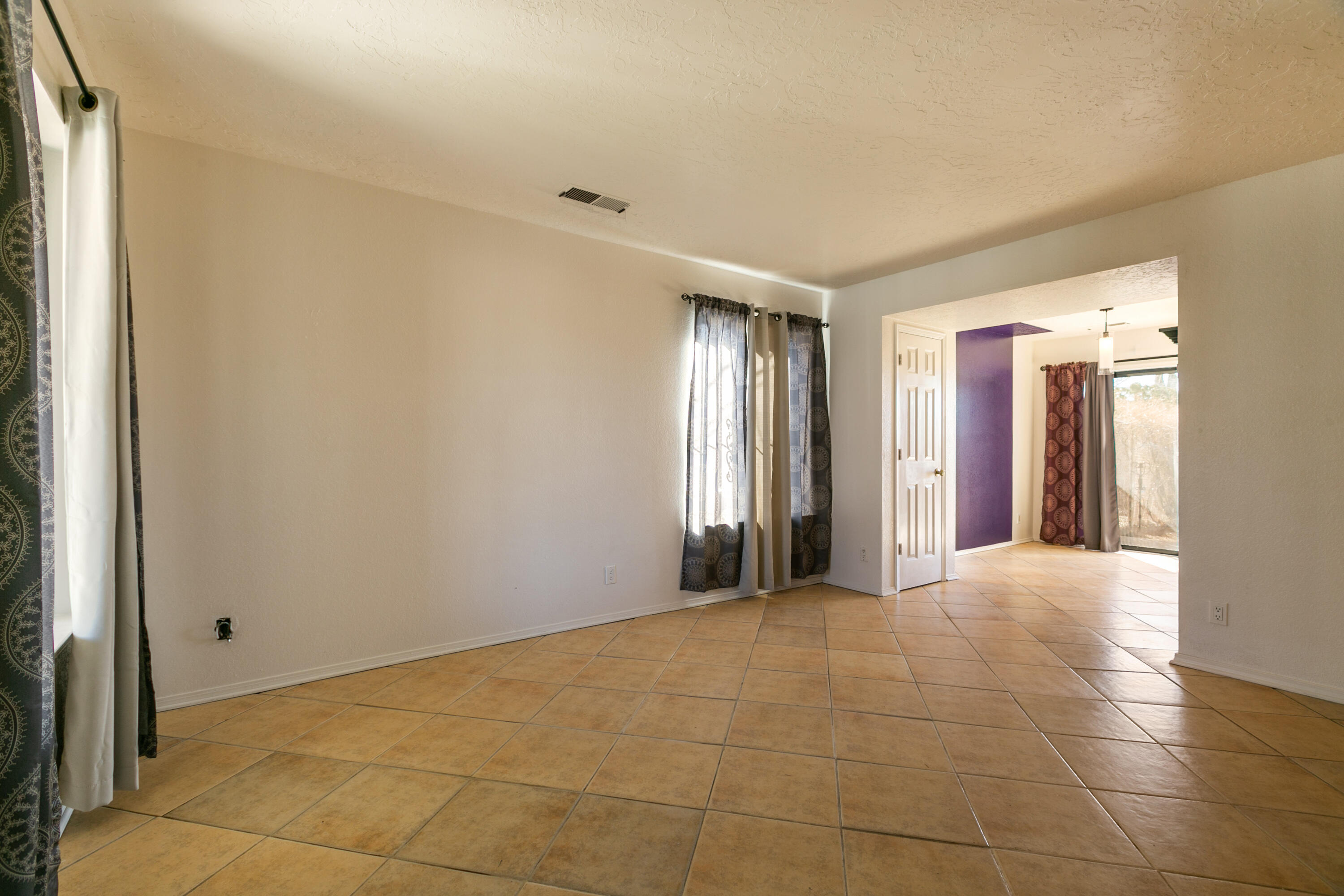 Albuquerque, New Mexico 87108, United States, 2 Bedrooms Bedrooms, ,1 BathroomBathrooms,Residential,Pending,8332