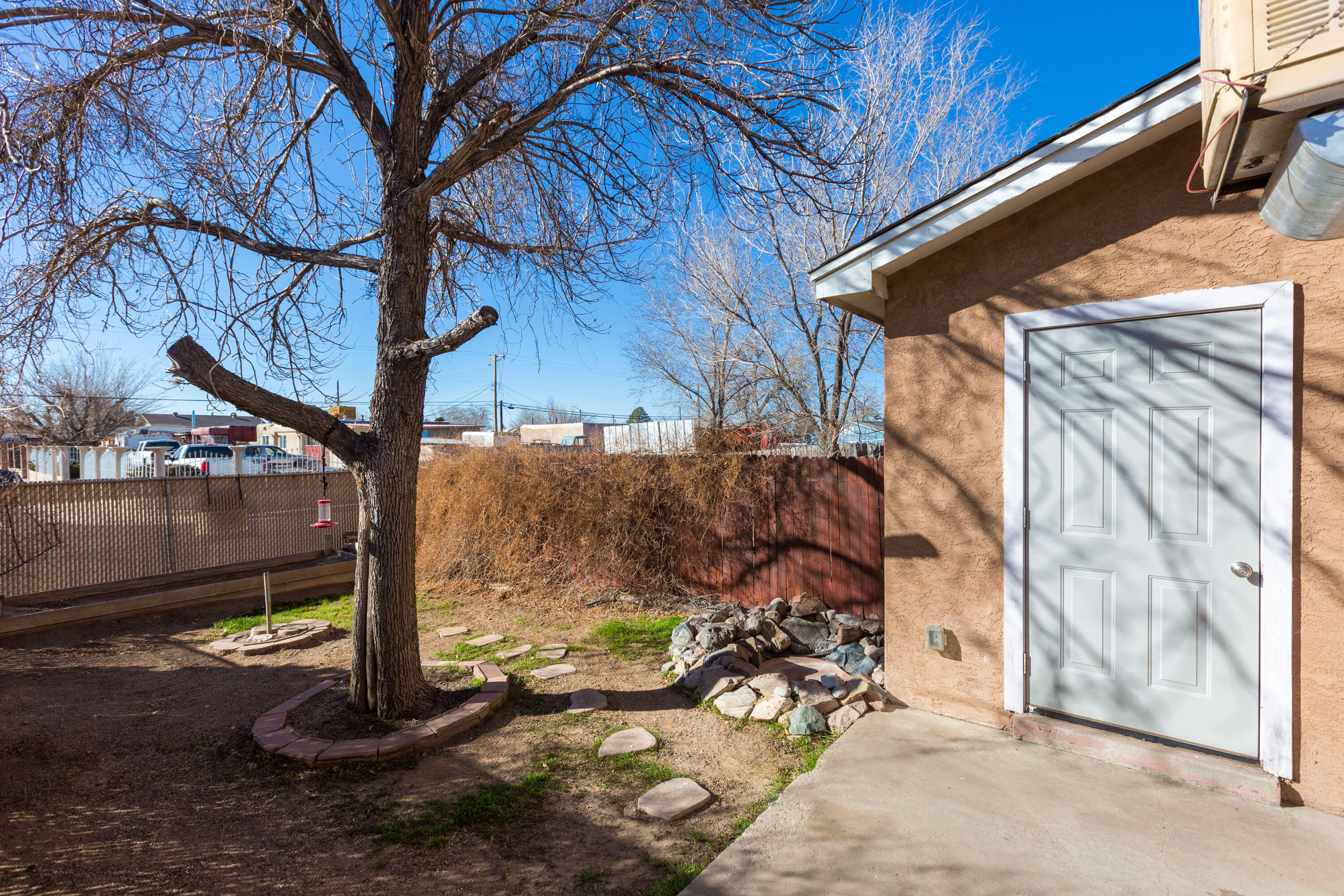 Albuquerque, New Mexico 87108, United States, 2 Bedrooms Bedrooms, ,1 BathroomBathrooms,Residential,Pending,8332