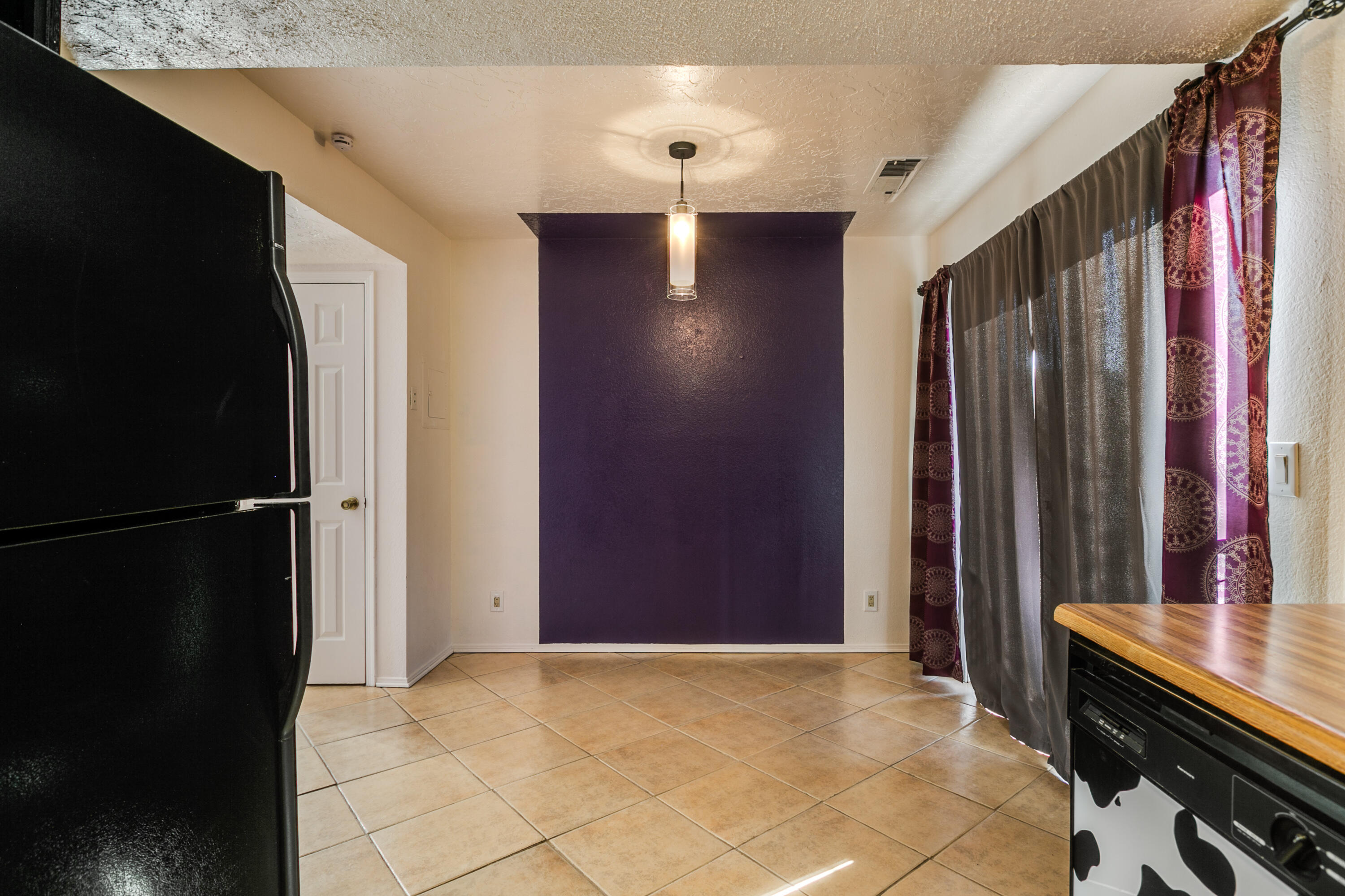 Albuquerque, New Mexico 87108, United States, 2 Bedrooms Bedrooms, ,1 BathroomBathrooms,Residential,Pending,8332