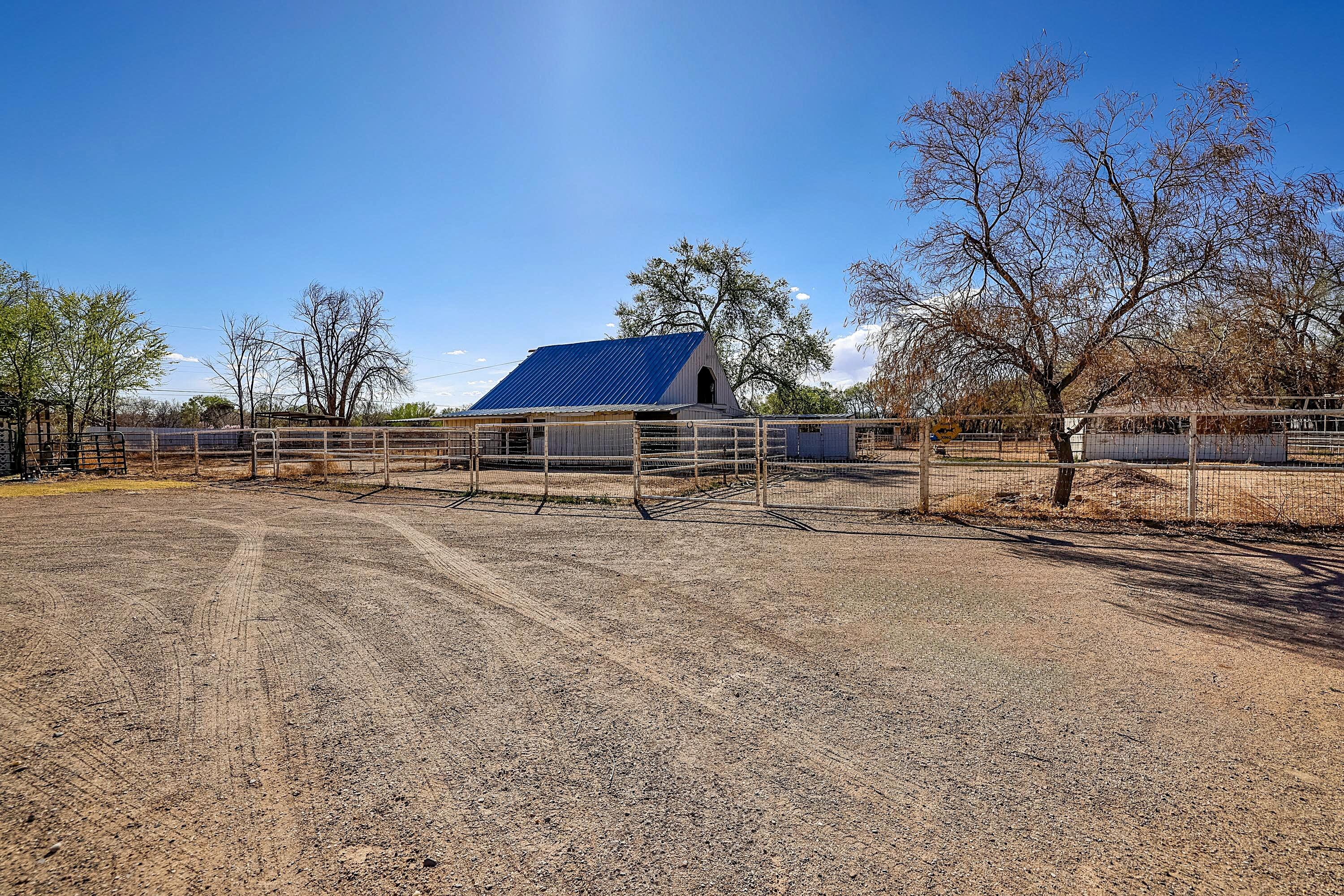 900 Westgate Lane, Los Ranchos, New Mexico image 33