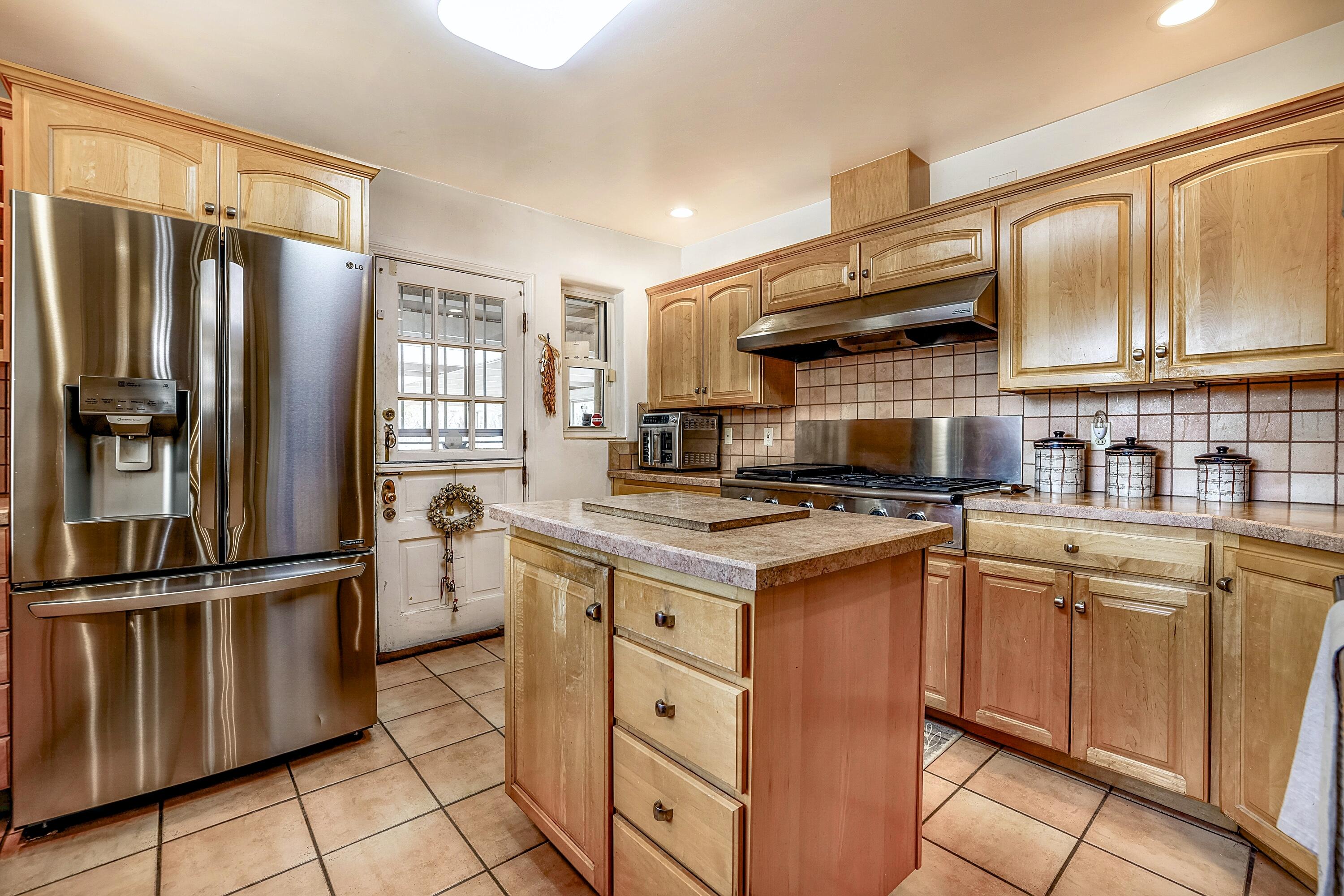900 Westgate Lane, Los Ranchos, New Mexico image 16