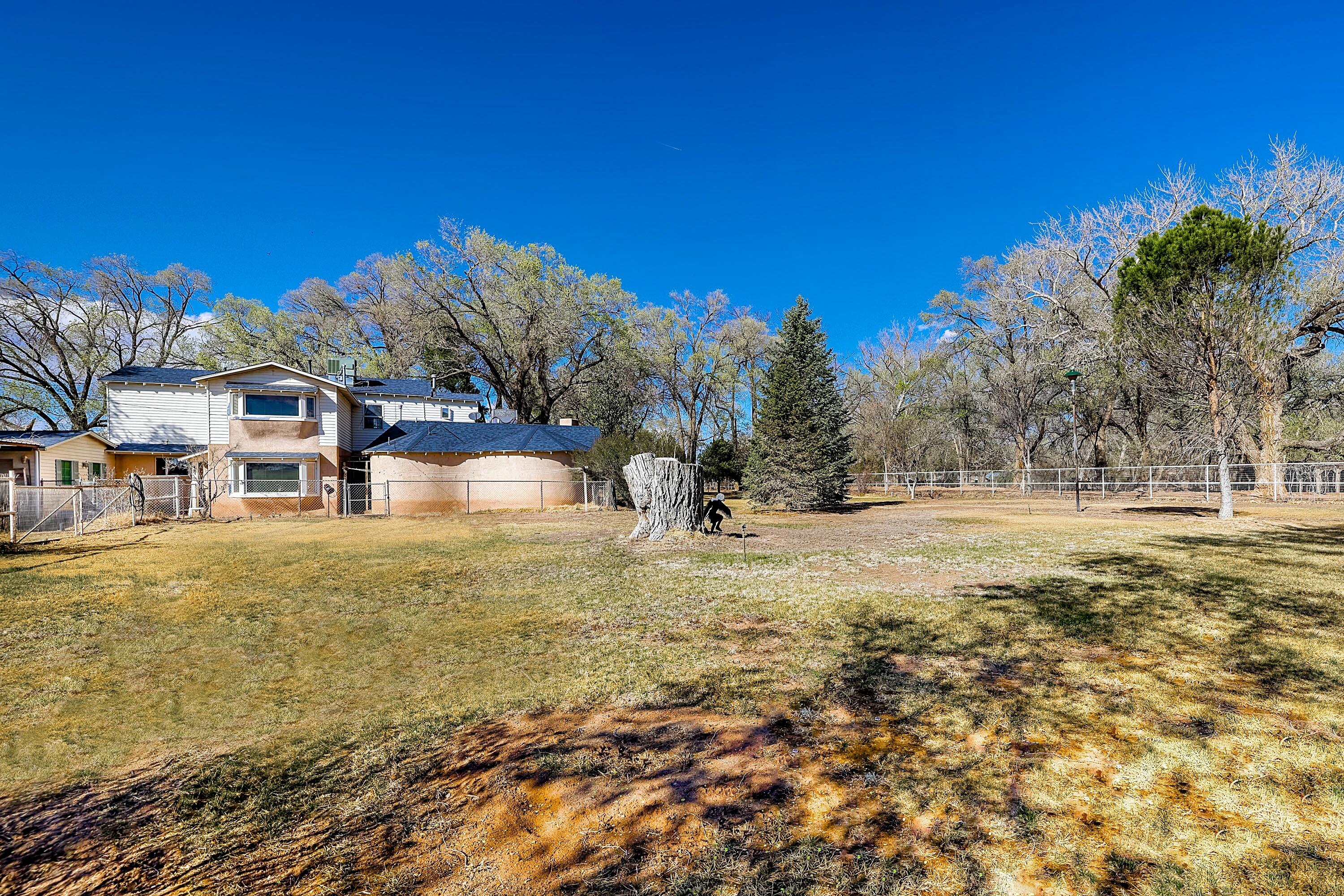 900 Westgate Lane, Los Ranchos, New Mexico image 29