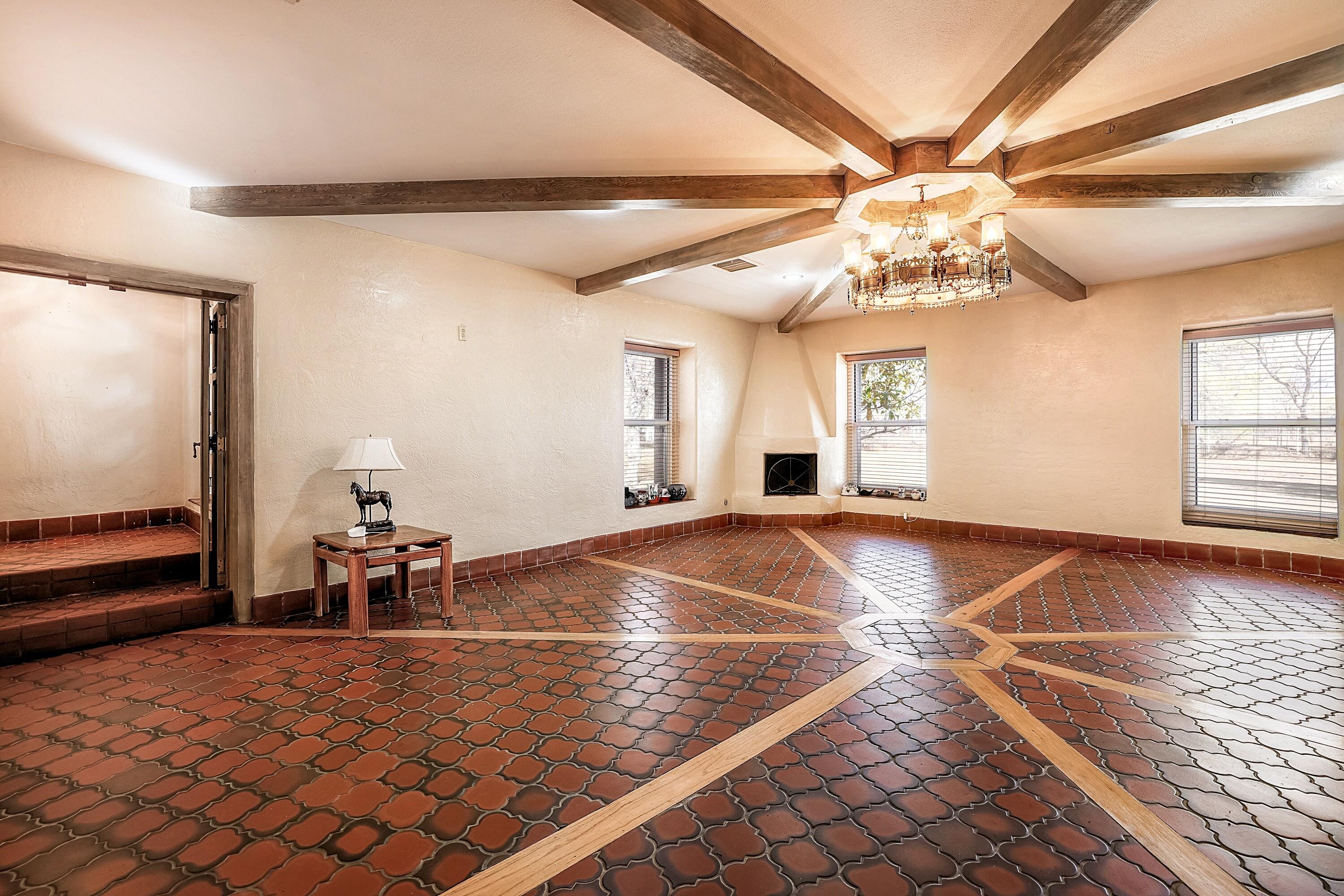 900 Westgate Lane, Los Ranchos, New Mexico image 9