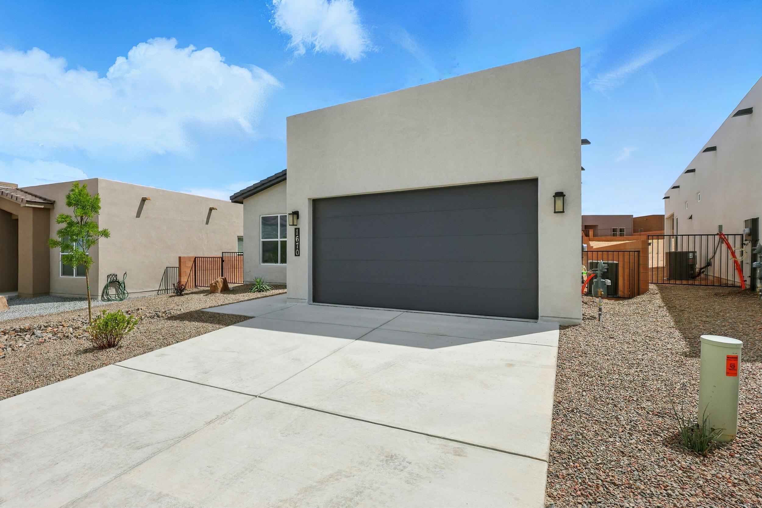 1670 Tesoro Loop, Los Lunas, New Mexico image 2
