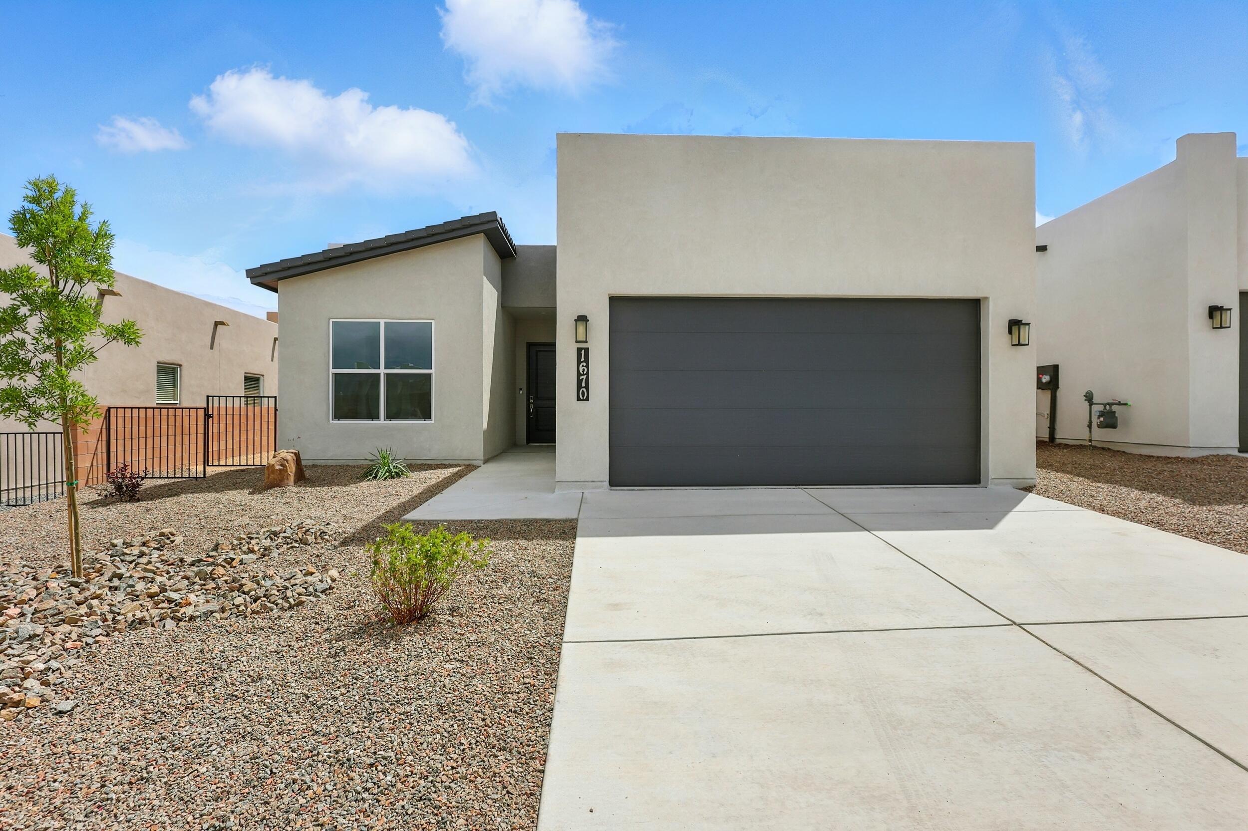 1670 Tesoro Loop, Los Lunas, New Mexico image 1