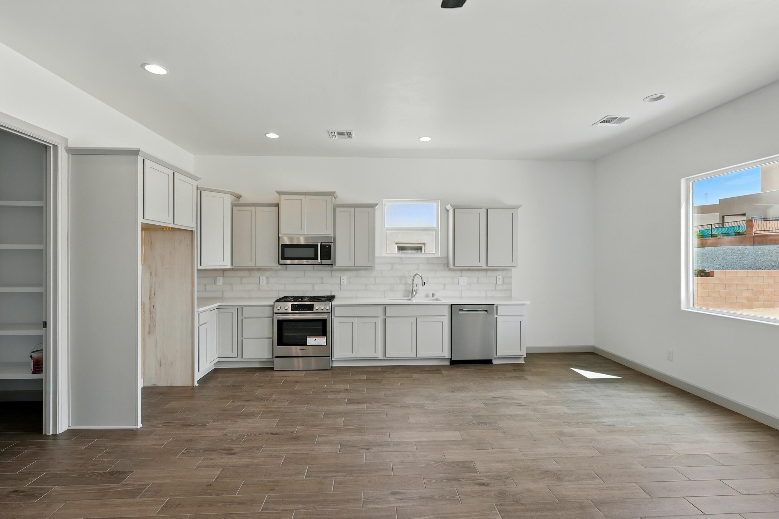 1670 Tesoro Loop, Los Lunas, New Mexico image 6