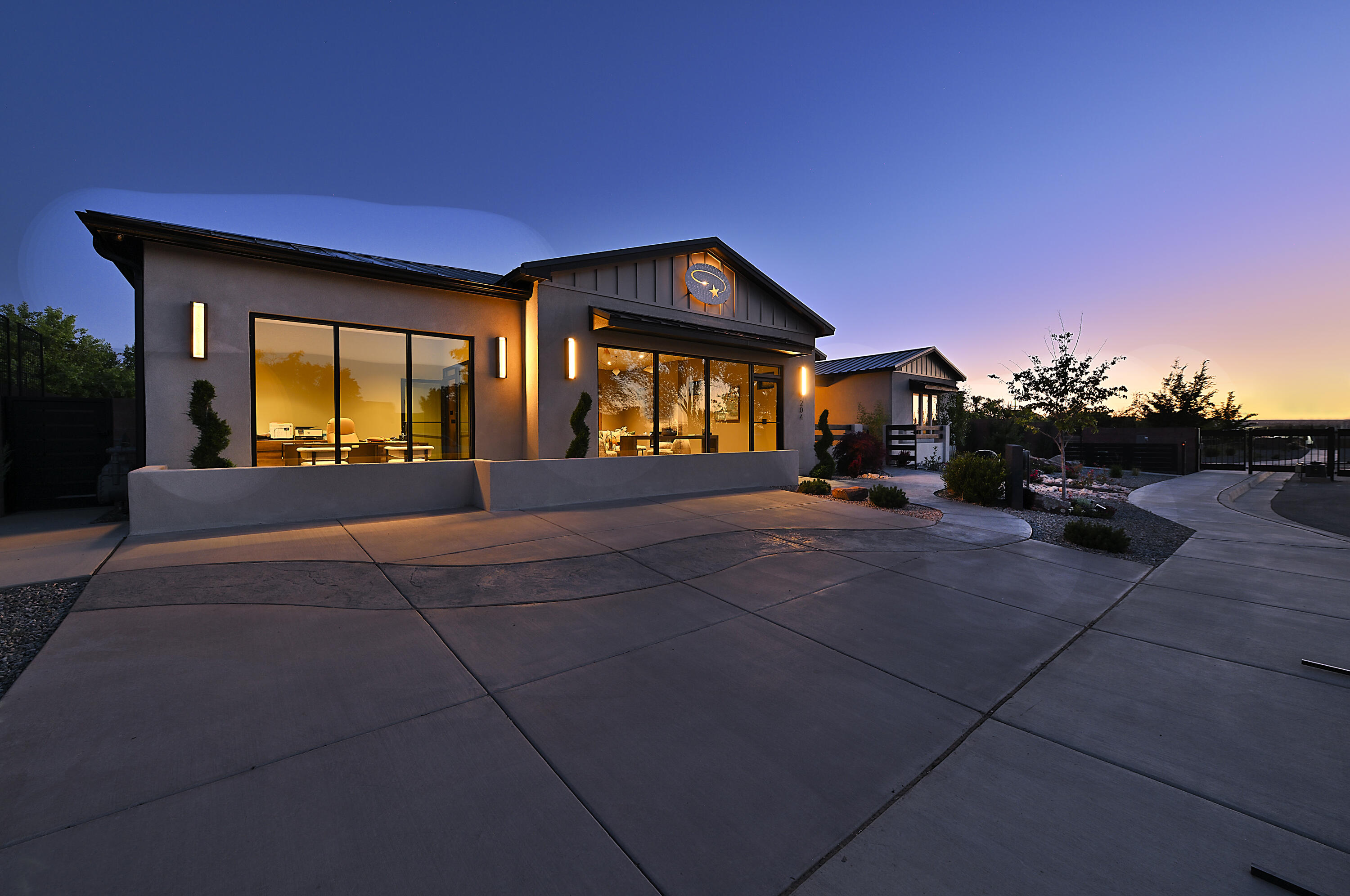 204 Lavender Place NE