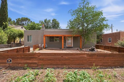 Photo of 2726 Santa Clara Avenue SE, Albuquerque, NM 87106 (MLS # 1102788)