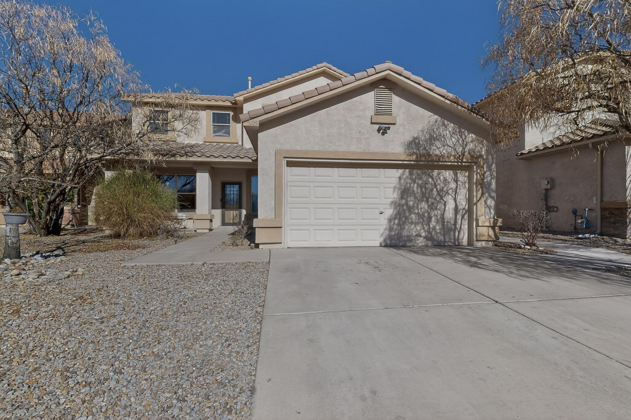 5925 Las Cadenas Road NW