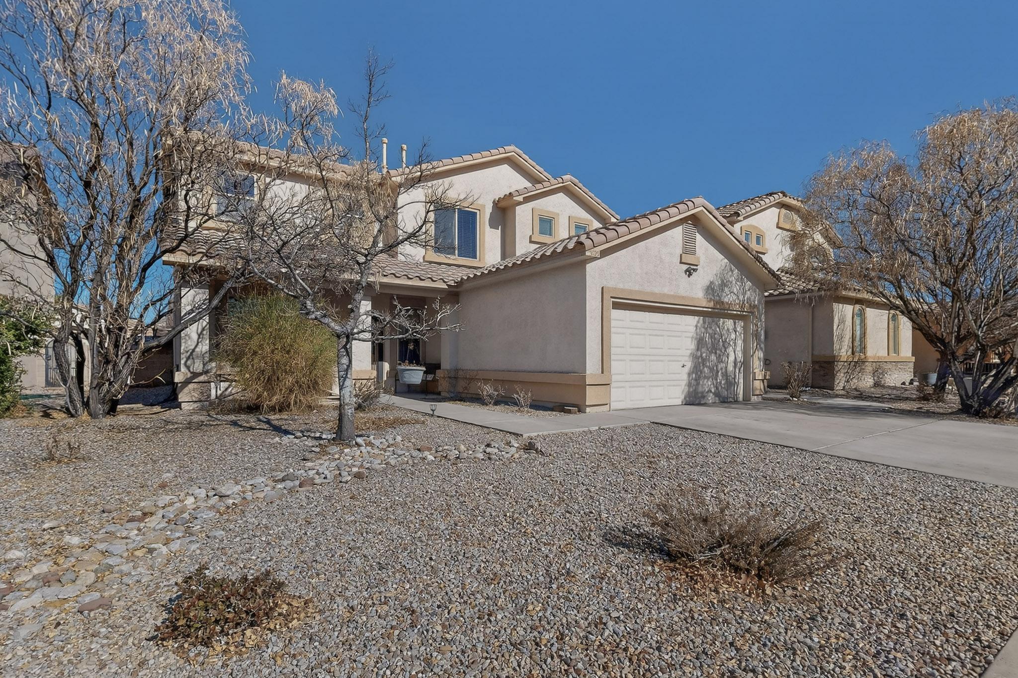 5925 Las Cadenas Road NW