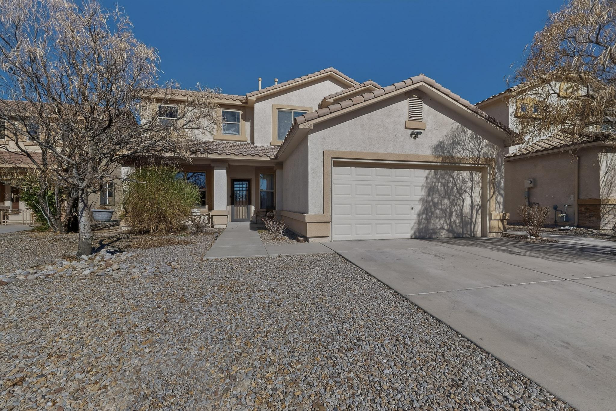 5925 Las Cadenas Road NW