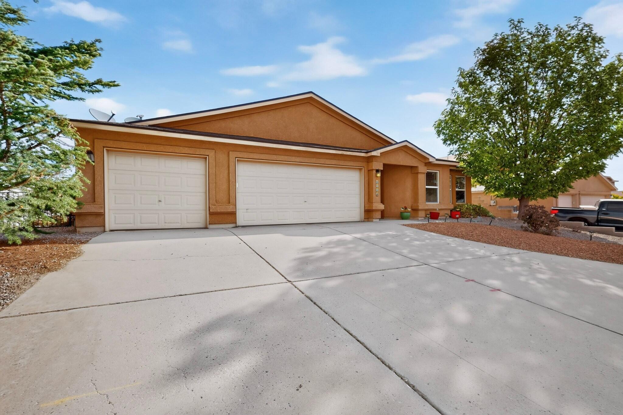 6125 Chaco Canyon Drive NE