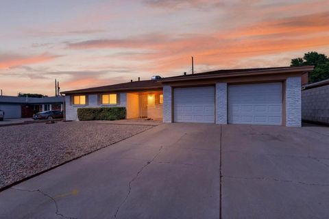 Photo of 9429 Dona Marguerita Avenue NE, Albuquerque, NM 87111 (MLS # 1102137)