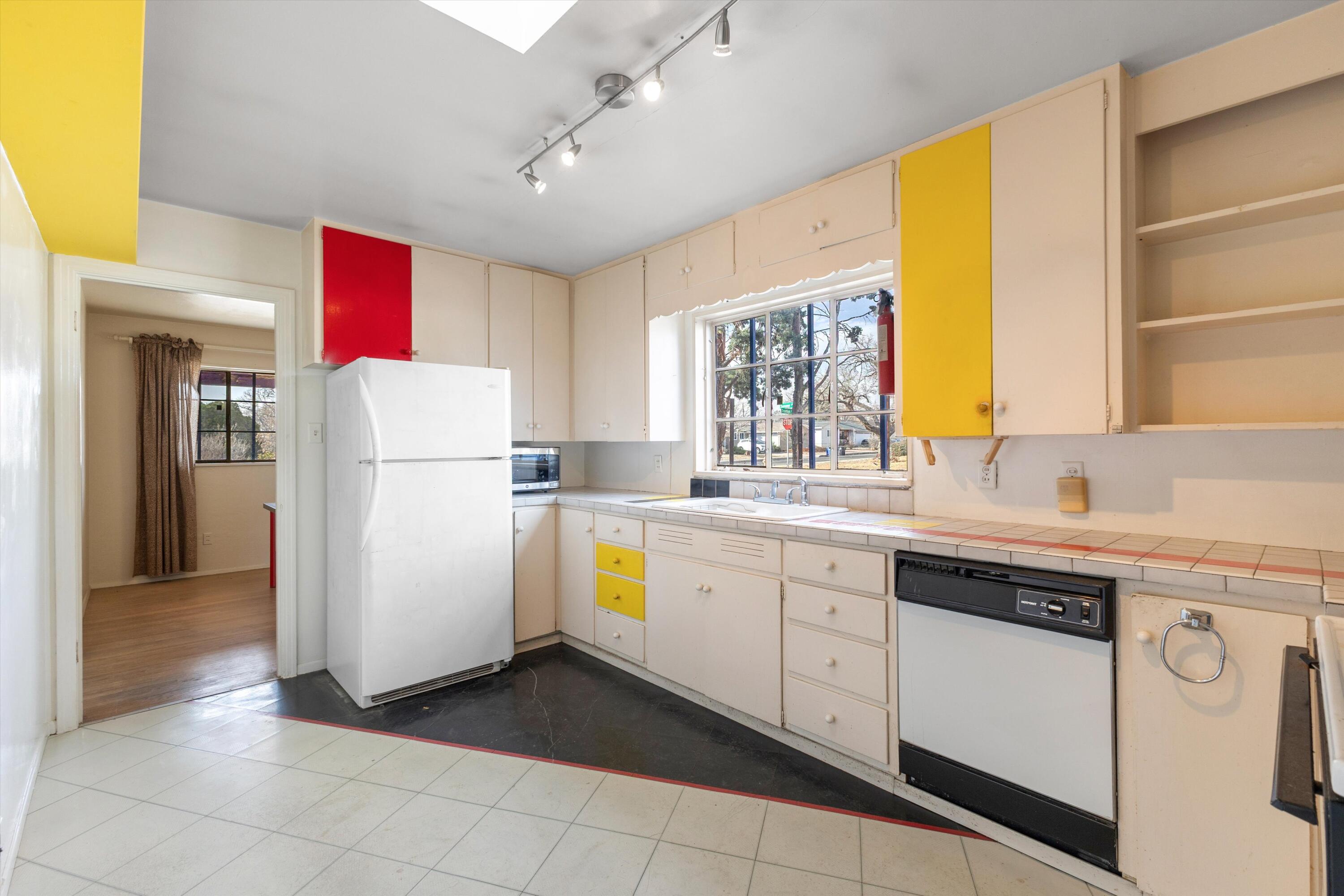 836 Truman Street NE