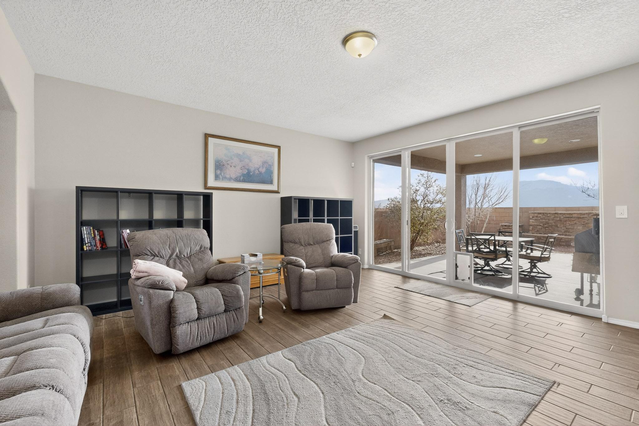 3905 Mountain Trail Loop NE