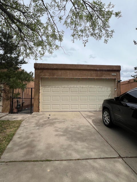 Townhouse For Sale - 242 Burma Drive<br/> Bernalillo County, Albuquerque, NM 87123