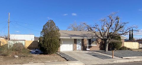 Photo of 538 58th Street NW, Albuquerque, NM 87105 (MLS # 1095936)