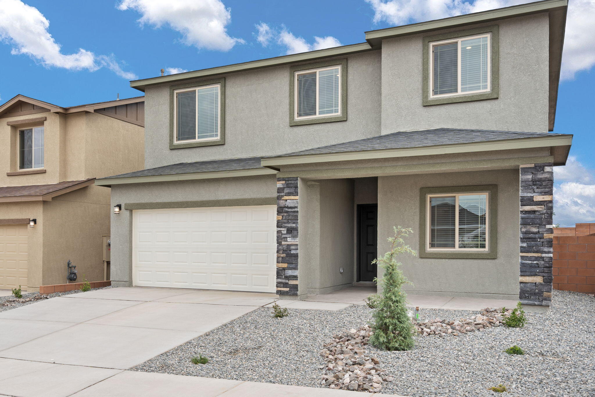 1604 Saddleback Trail NE