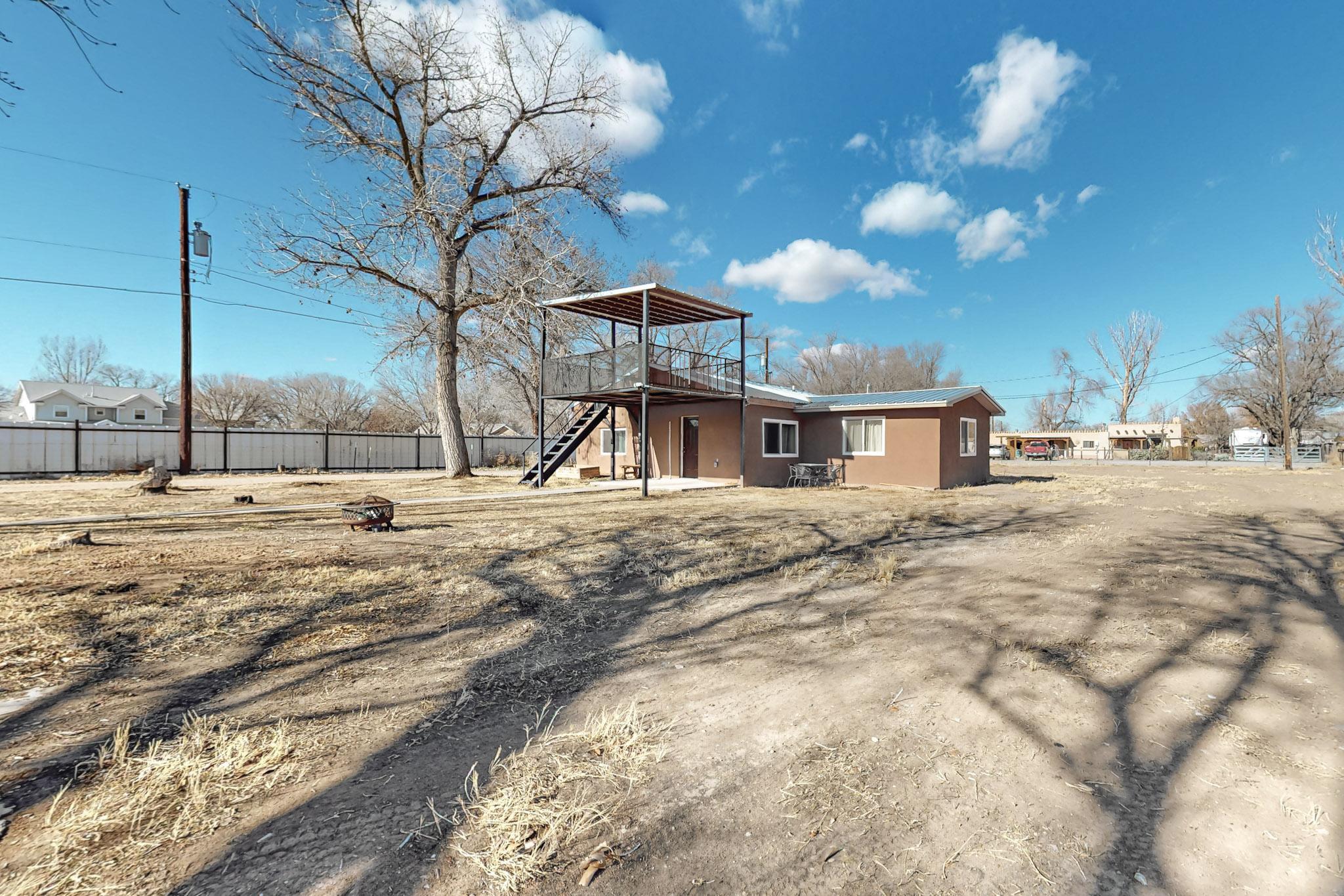 26 Weaver Road, Peralta, New Mexico image 1