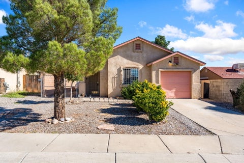 Homes For Sale - 7301 Seven Falls Court<br/> Albuquerque, NM 87121
