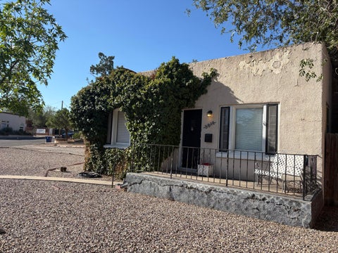 Photo of 3518 Campus Boulevard NE, Albuquerque, NM 87106 (MLS # 1110560)