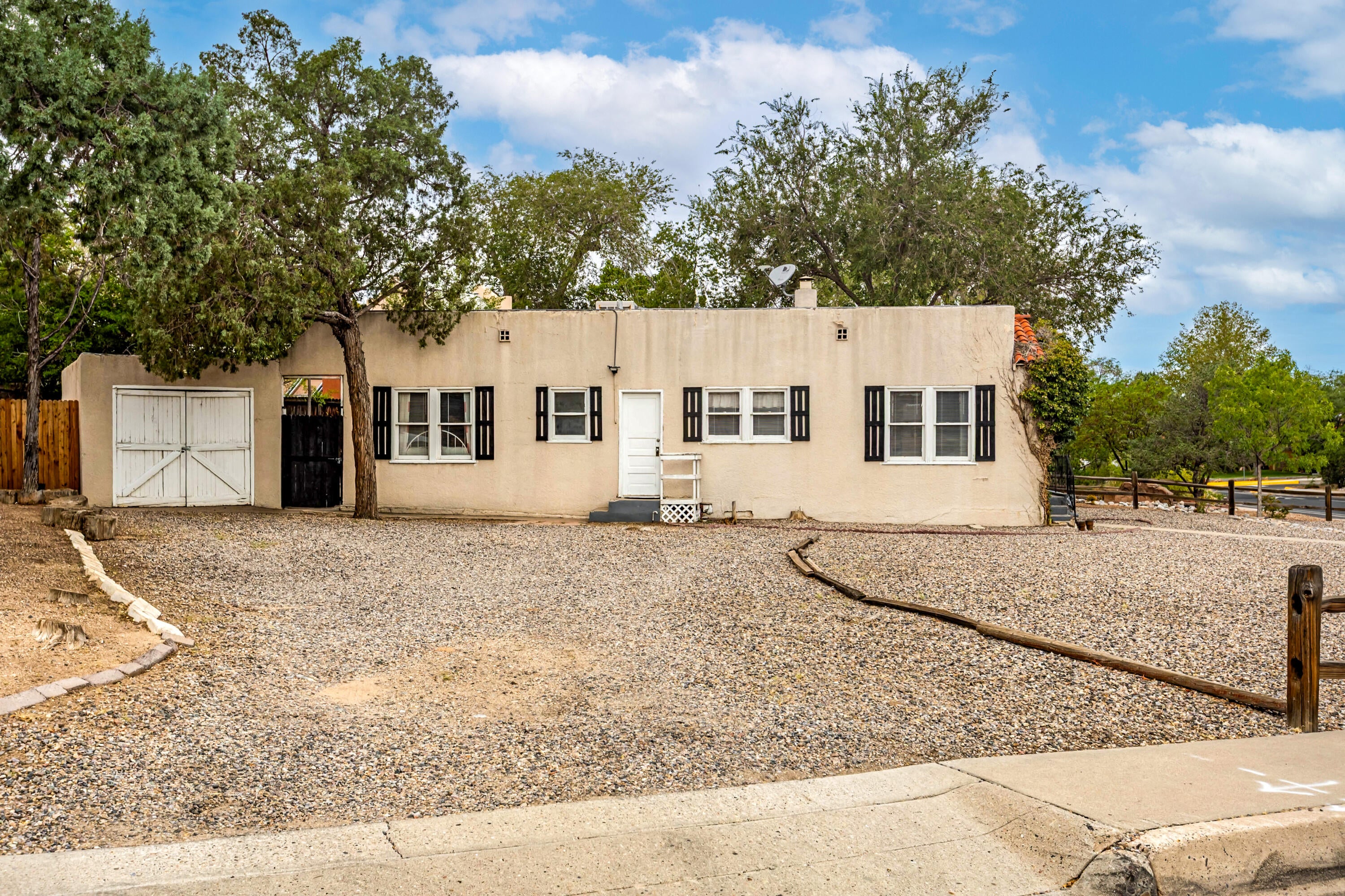 3518 Campus Boulevard NE