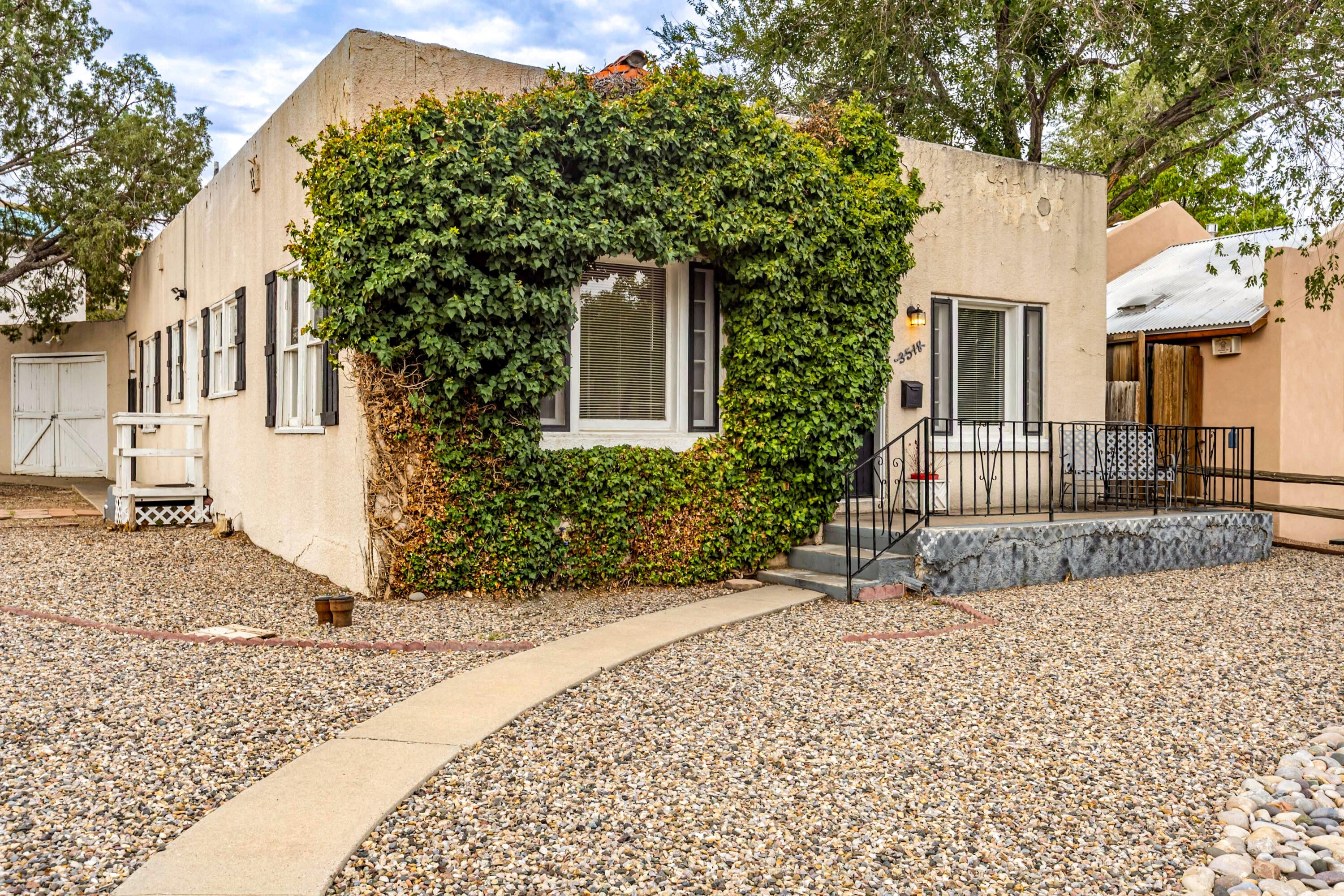 3518 Campus Boulevard NE