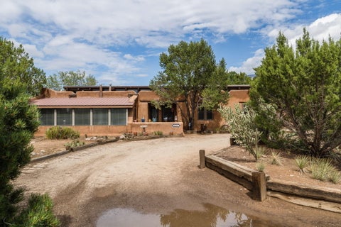 Photo of 9102 Lynx Loop NE, Albuquerque, NM 87122 (MLS # 1111275)