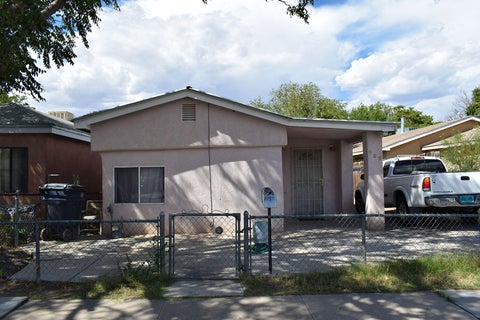 Photo of 909 Pacific Avenue SW, Albuquerque, NM 87102 (MLS # 1109528)