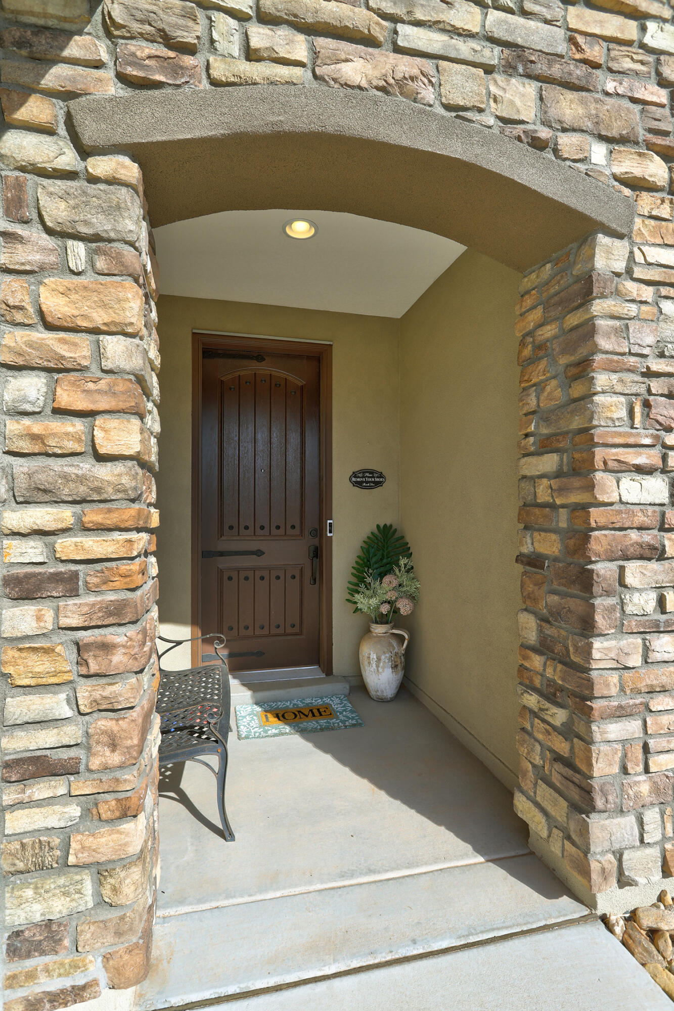 6239 Bryce Canyon Lane, Rio Rancho, New Mexico image 2