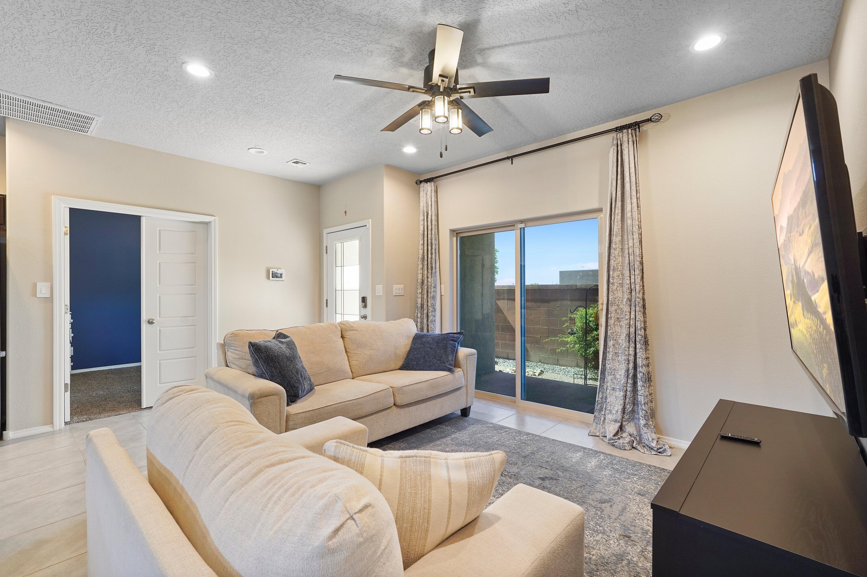1672 Tierra Verde Loop, Los Lunas, New Mexico image 6