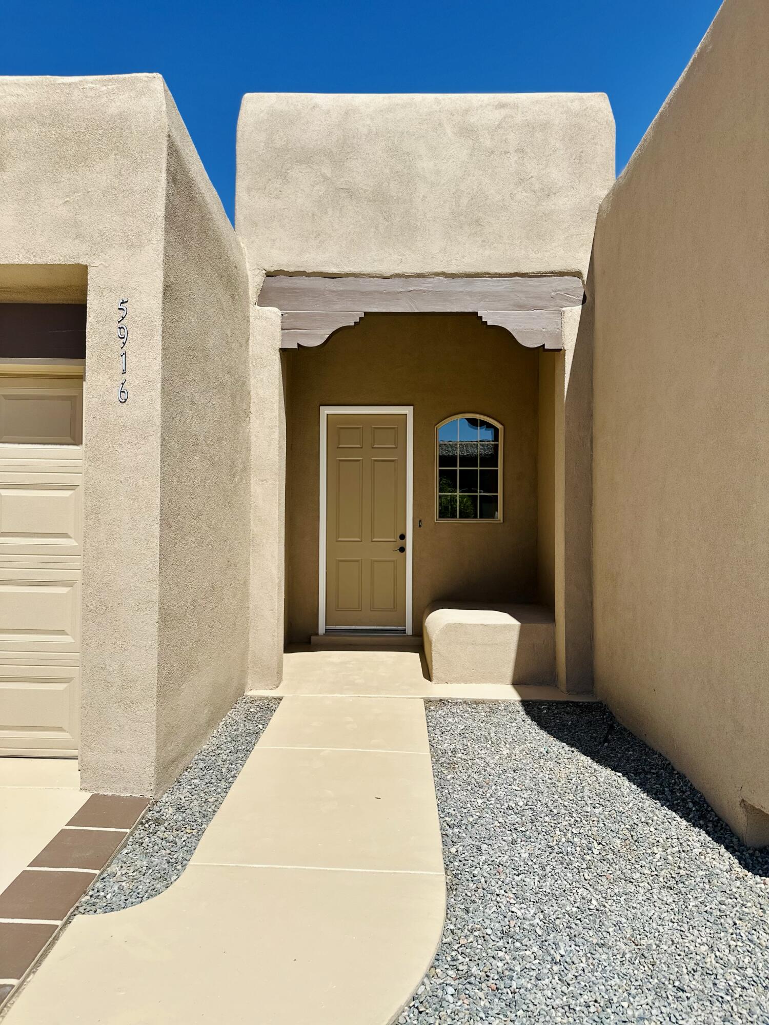 5916 S SANDIA Court NE