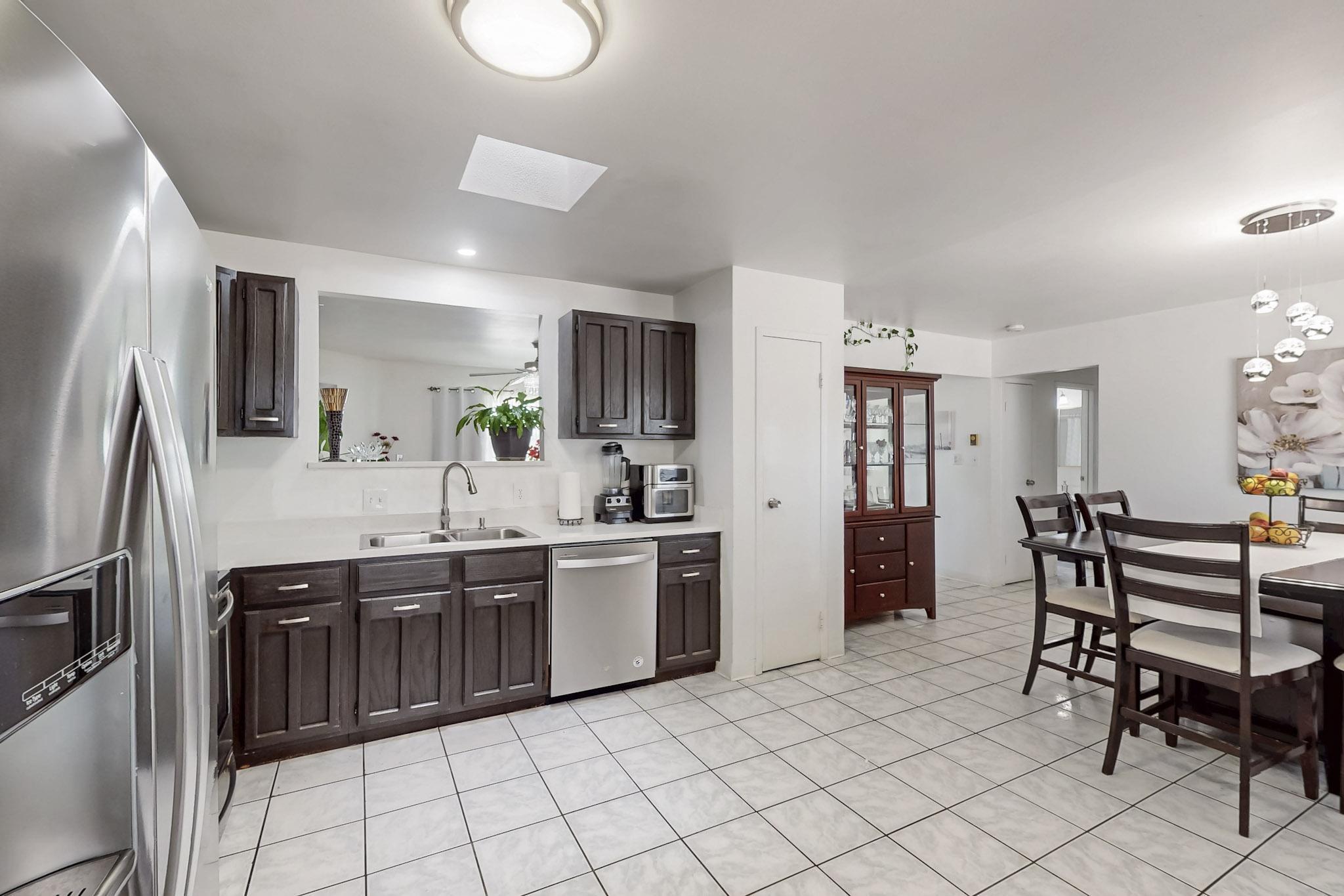 131 Winston Drive, Los Lunas, New Mexico image 4