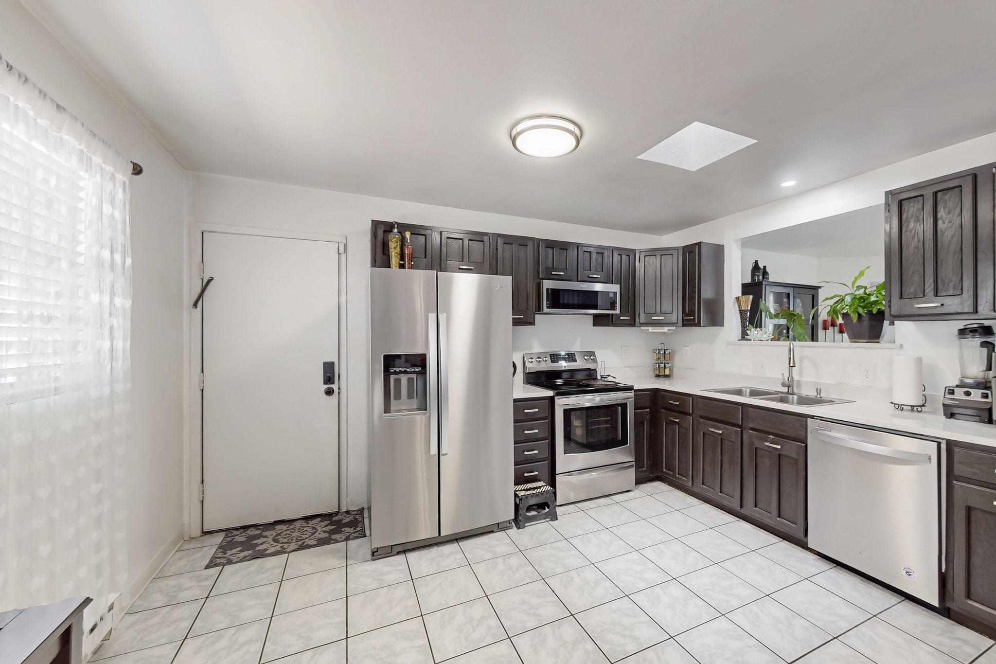 131 Winston Drive, Los Lunas, New Mexico image 6