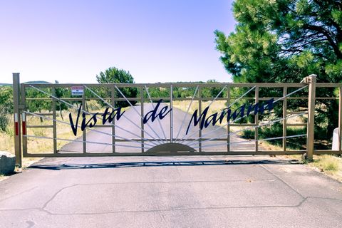 Photo of 6 Calle De Oro, Tijeras, NM 87059 (MLS # 1101797)