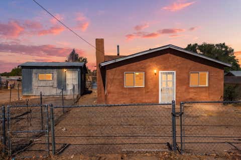 Photo of 6413 Edith Boulevard NE, Albuquerque, NM 87107 (MLS # 1109477)