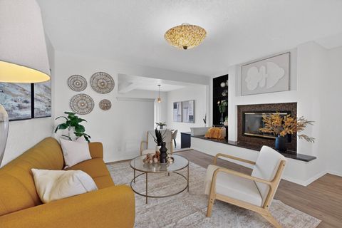 Photo of 5175 Glenwood Pointe Lane NE, Albuquerque, NM 87111 (MLS # 1094759)