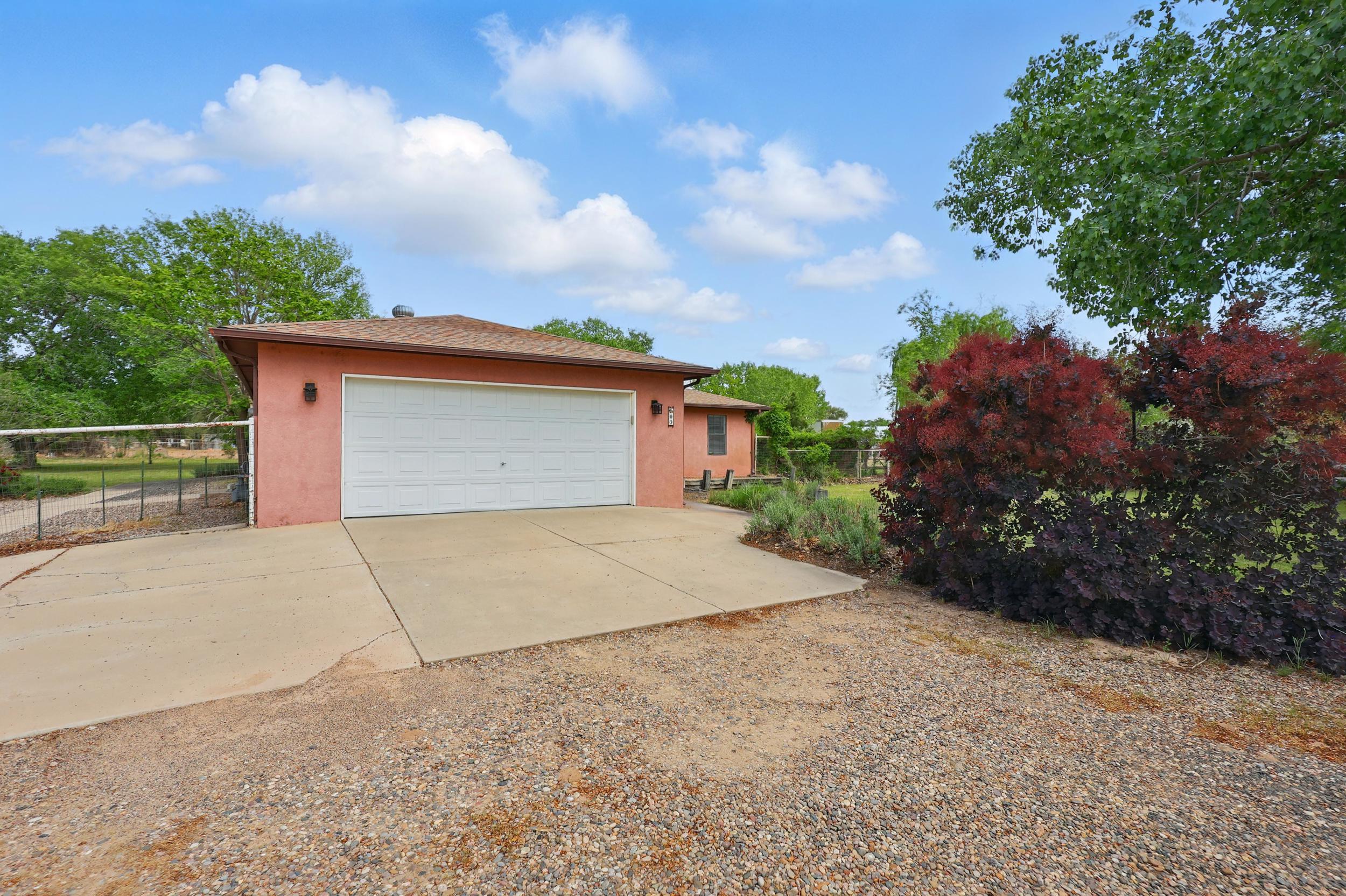 3 Shadow View Court, Los Lunas, New Mexico image 2