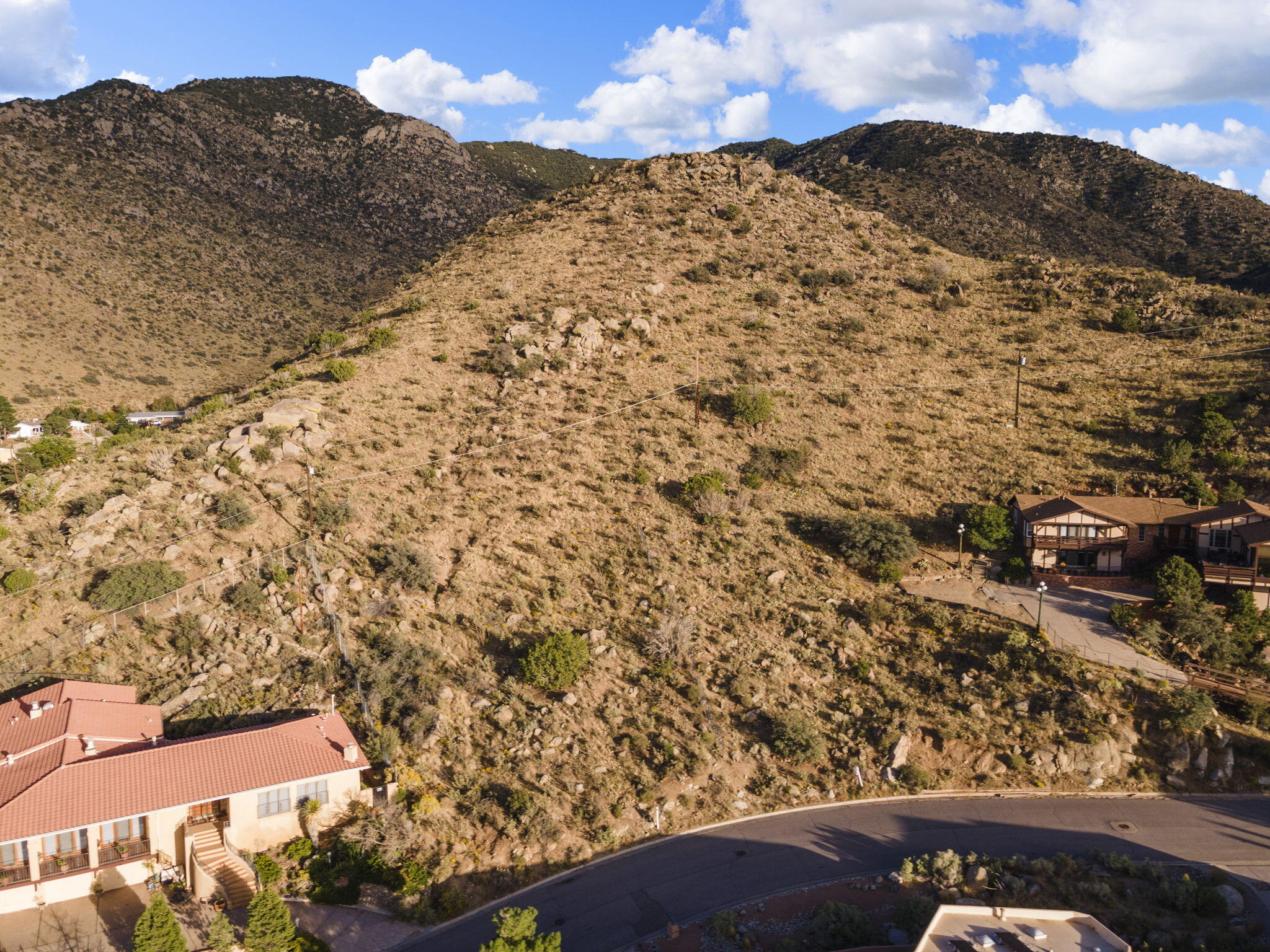 4428 Skyline Court NE