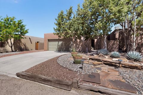 Photo of 611 Camino Espanol NW, Albuquerque, NM 87107 (MLS # 1102103)