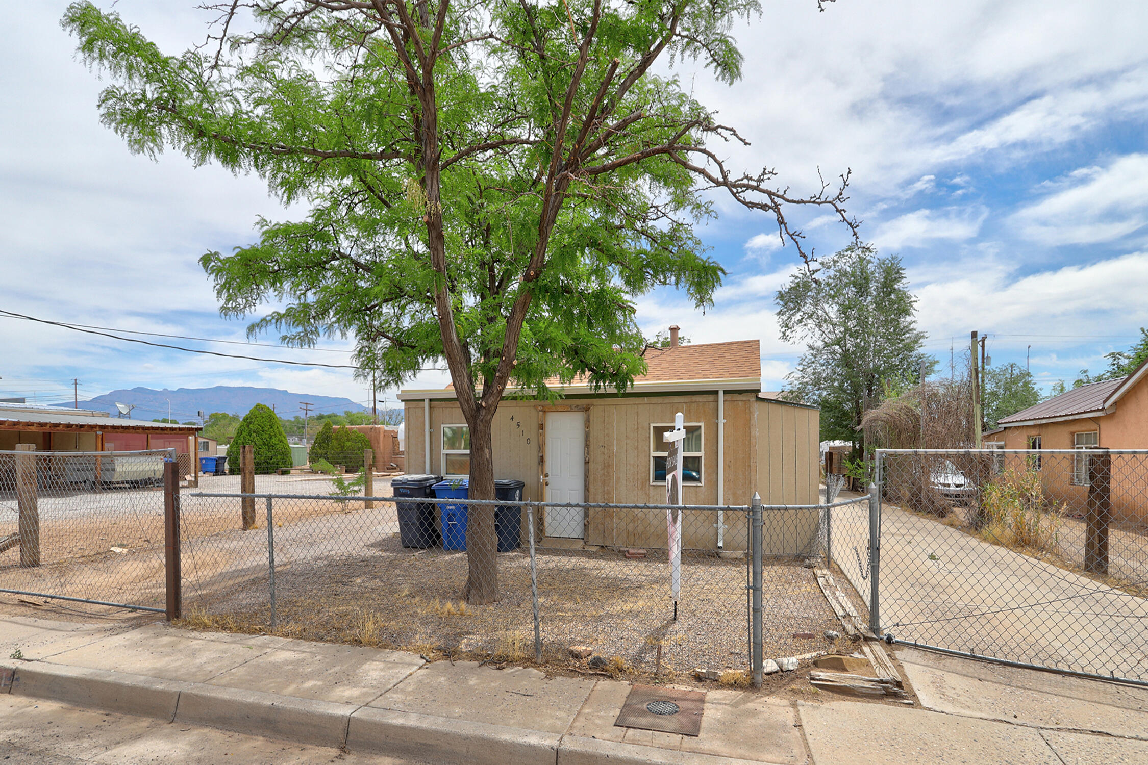 View Albuquerque, NM 87107 property