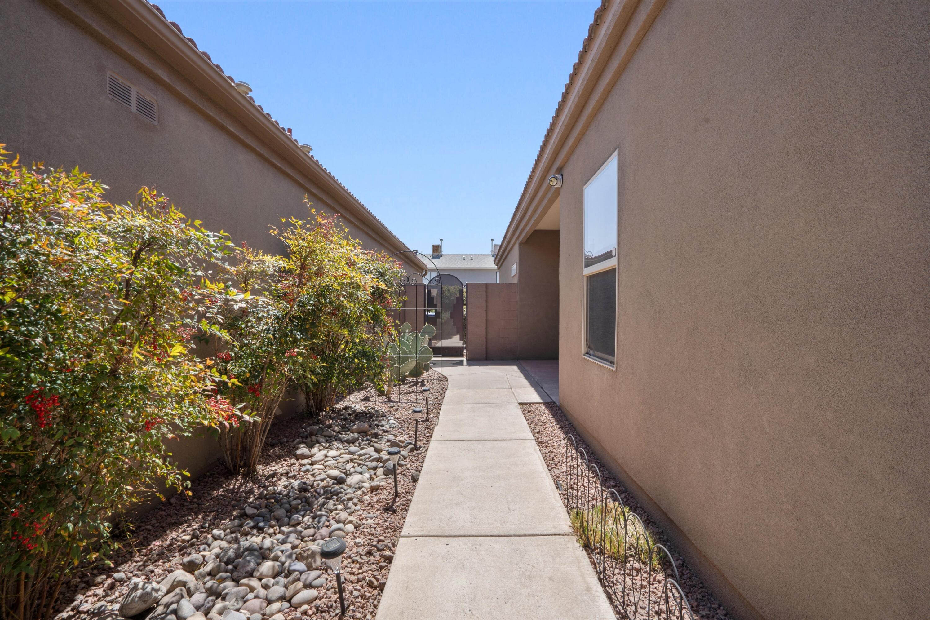 5416 Blue Jay Lane, Albuquerque, New Mexico image 4