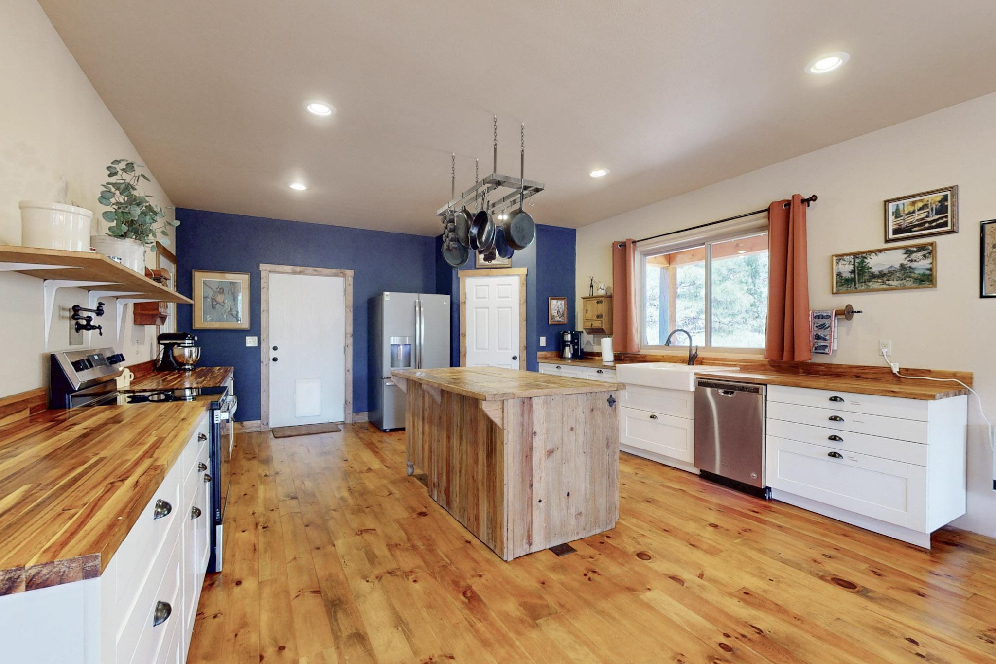 75 Roadrunner Road, Las Vegas, New Mexico image 6