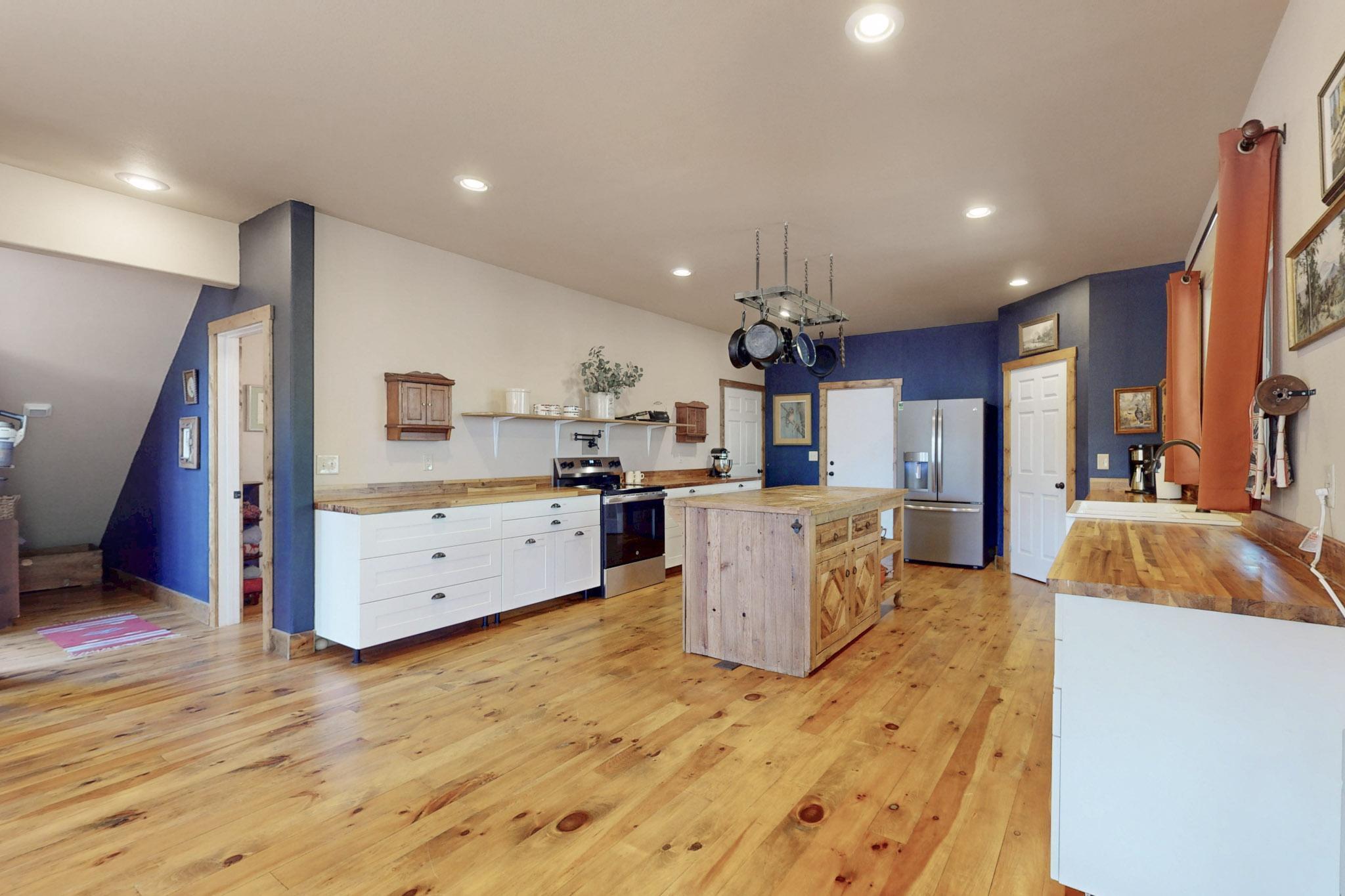 75 Roadrunner Road, Las Vegas, New Mexico image 9